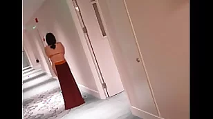 北京 dom 中國奴隸在酒店散步